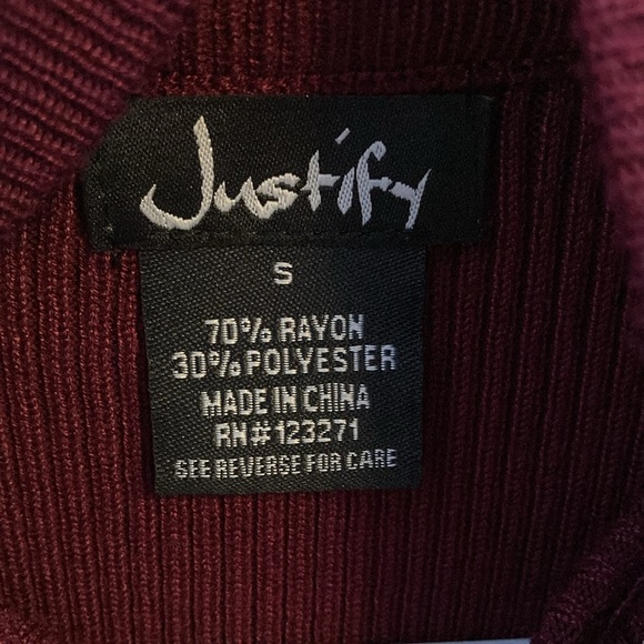 Justify Zip Sweater - Picture 4 of 4